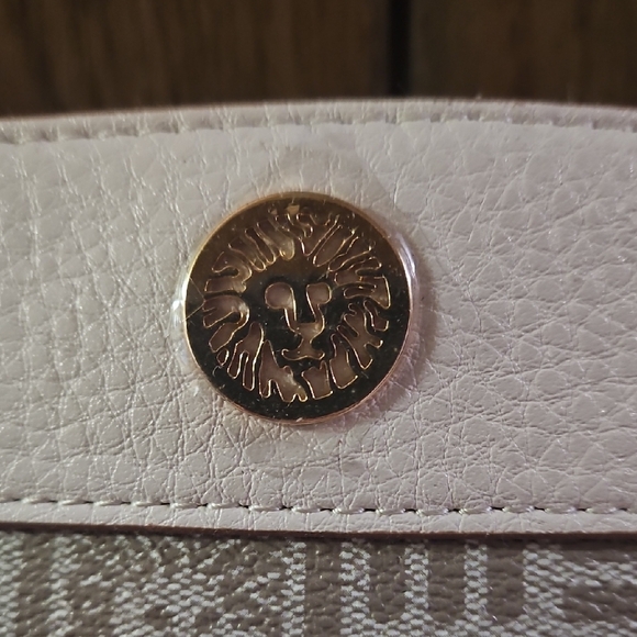 NWT Anne Klein Beige Patterned Tote - Picture 3 of 10